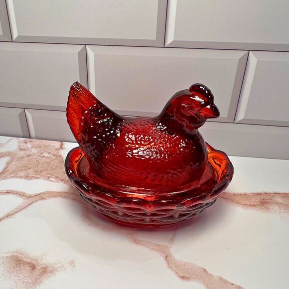 3" Red Hen on Nest - Picture 1 of 7